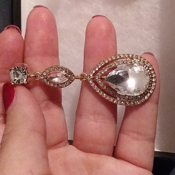 Stunning 3 Piece Set CZ Bracelet and Earrings Boxed - Picture 7 of 8